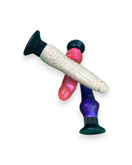 Vibrador Soft Rider con textura suave y diseño ergonómico, color elegante, vibrador cómodo y flexible para mujer, marca Glow & Vibe.