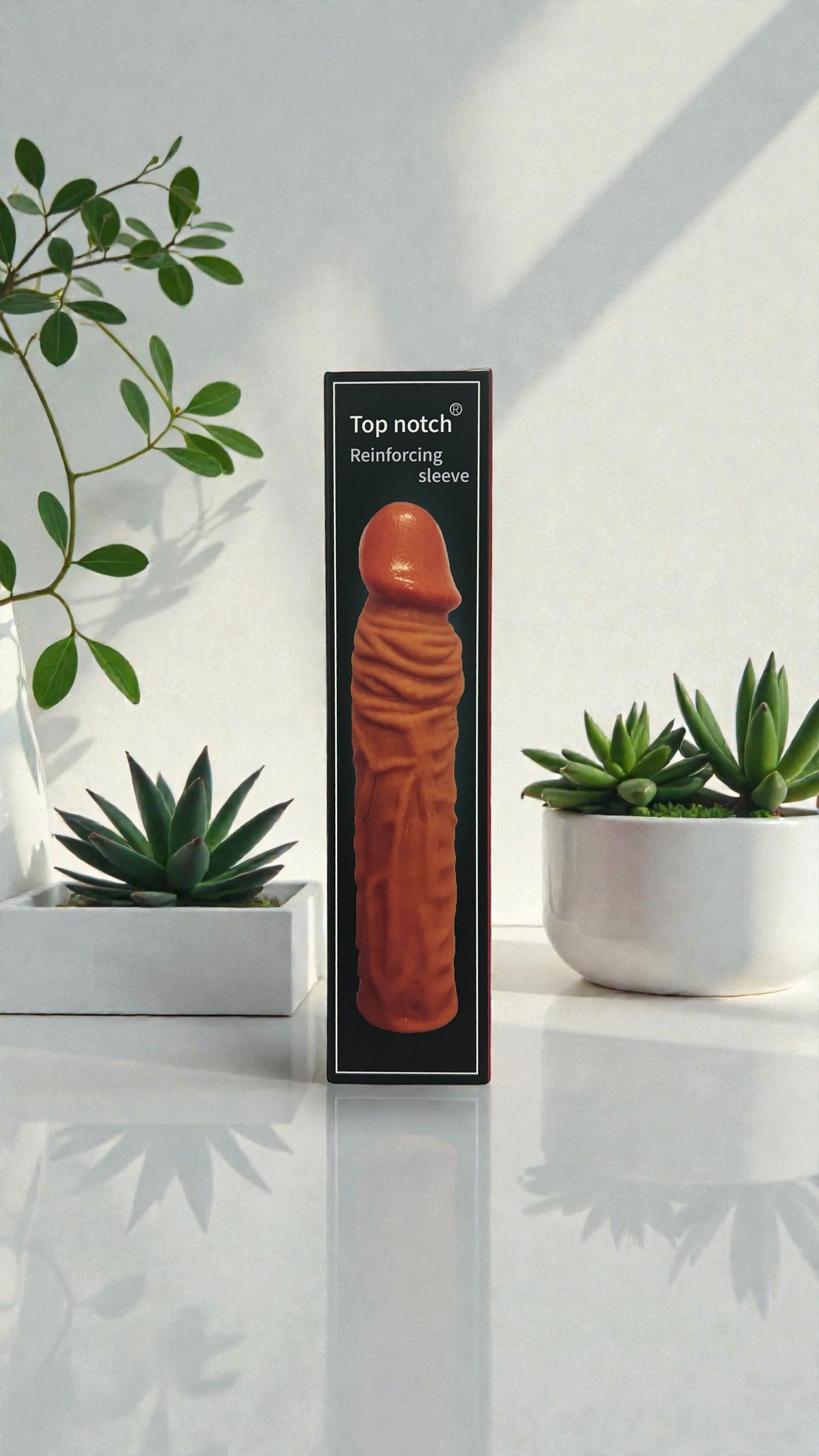 Titan Skin Sleeve Glow & Vibe, funda extensora de pene con textura realista de Magic Flesh y 4 cm de extensión.