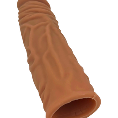 Titan Skin Sleeve Glow & Vibe, funda extensora de pene con textura realista de Magic Flesh y 4 cm de extensión.
