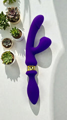 Vibrador Intense Destiny con succión clitorial, punto G y plug anal integrado Glow & Vibe.