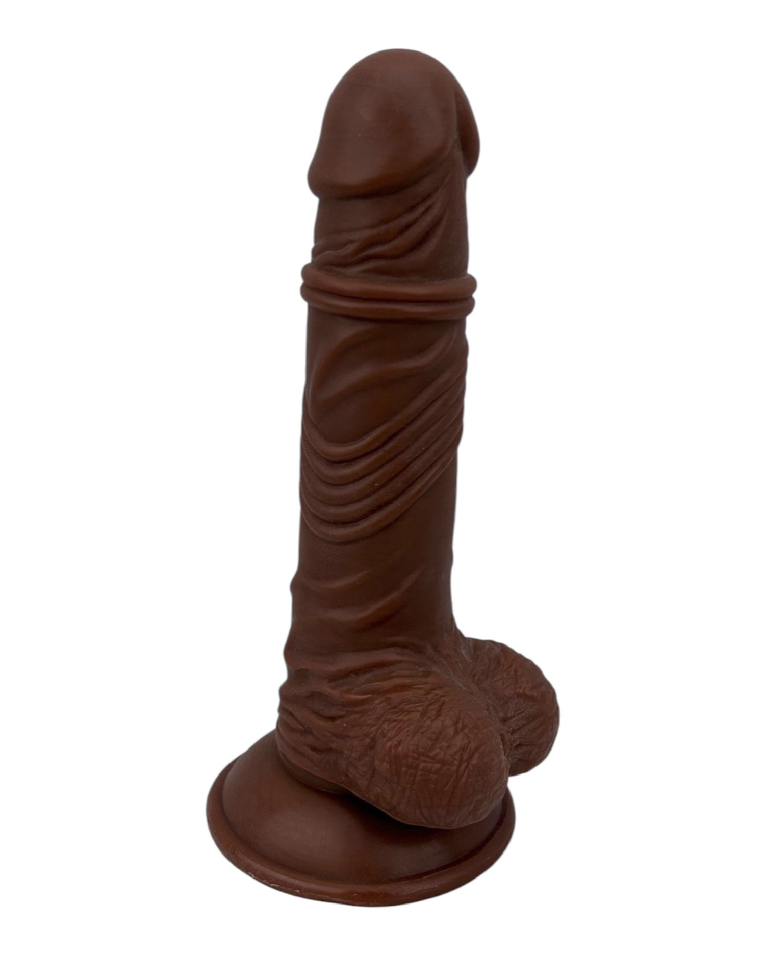 Dildo realista Marcus con testículos y ventosa, color piel, material suave y firme de Glow & Vibe.