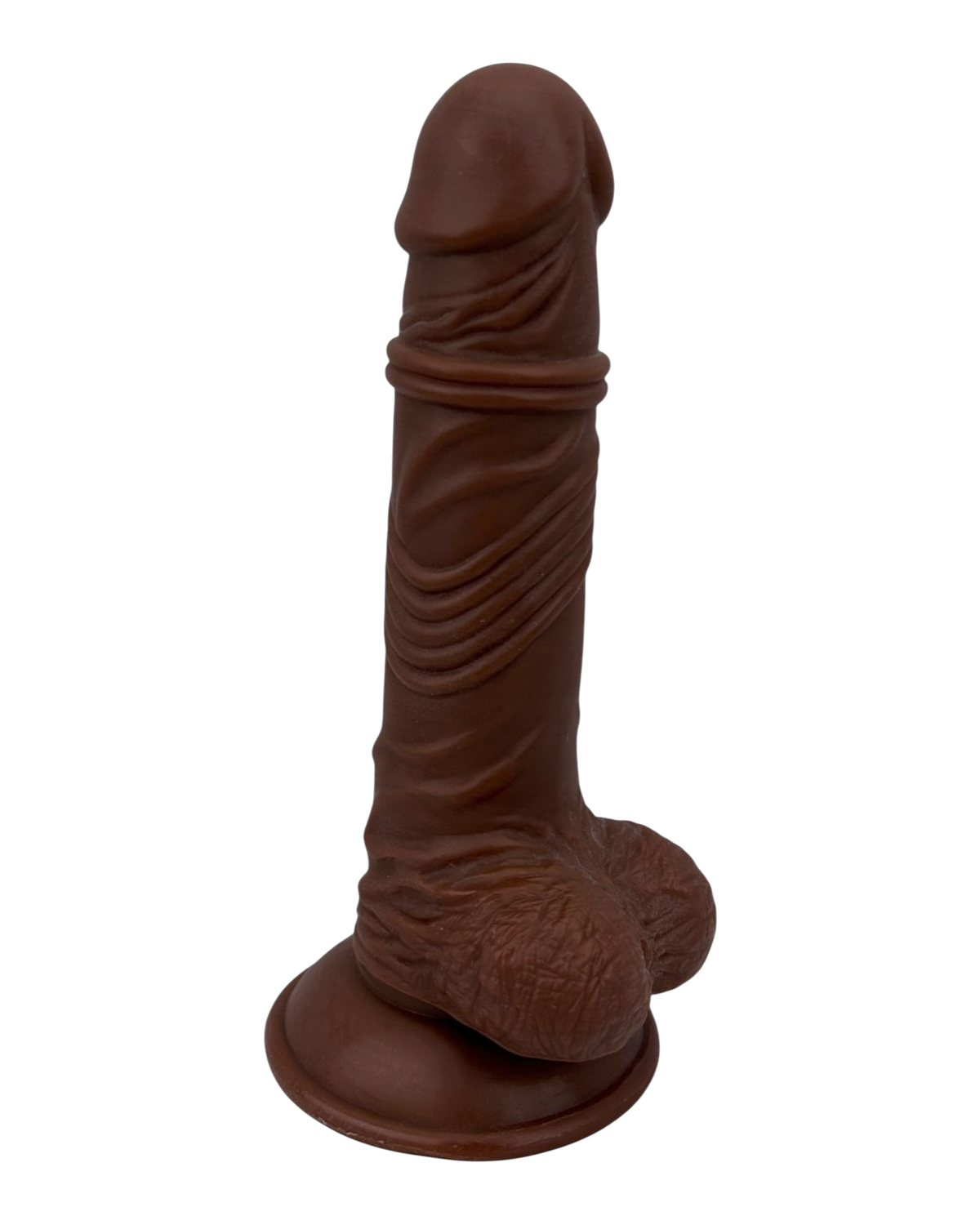 Dildo realista Marcus con testículos y ventosa, color piel, material suave y firme de Glow & Vibe.