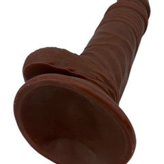 Dildo realista Marcus con testículos y ventosa, color piel, material suave y firme de Glow & Vibe.