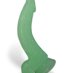 Dildo fluorescente Glow Rider con ventosa y forma curva, brilla en la oscuridad, marca Glow & Vibe.
