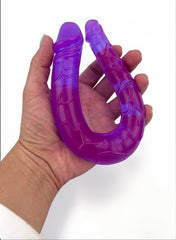 Dildo doble realista Double Ecstasy Magic Flesh con doble cabeza, textura suave, marca Glow & Vibe.