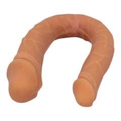 Dildo doble flexible Double Fun color piel, juguete erótico versátil para placer compartido de Glow & Vibe.