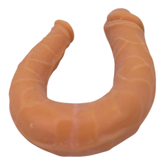 Dildo doble flexible Double Fun color piel, juguete erótico versátil para placer compartido de Glow & Vibe.