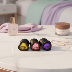 Plug anal Gema Dark de silicón negro con gema redonda brillante, diseño elegante y misterioso de Glow & Vibe.