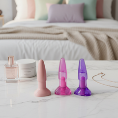 Dilatador anal Pearl Explorer de gel suave, compacto y seguro, diseño elegante y delicado de Glow & Vibe.