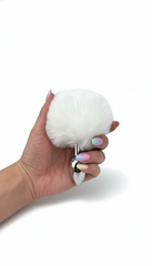 Plug anal Bunny Glow con cola de conejo de peluche esponjosa, metálico y elegante, marca Glow & Vibe.