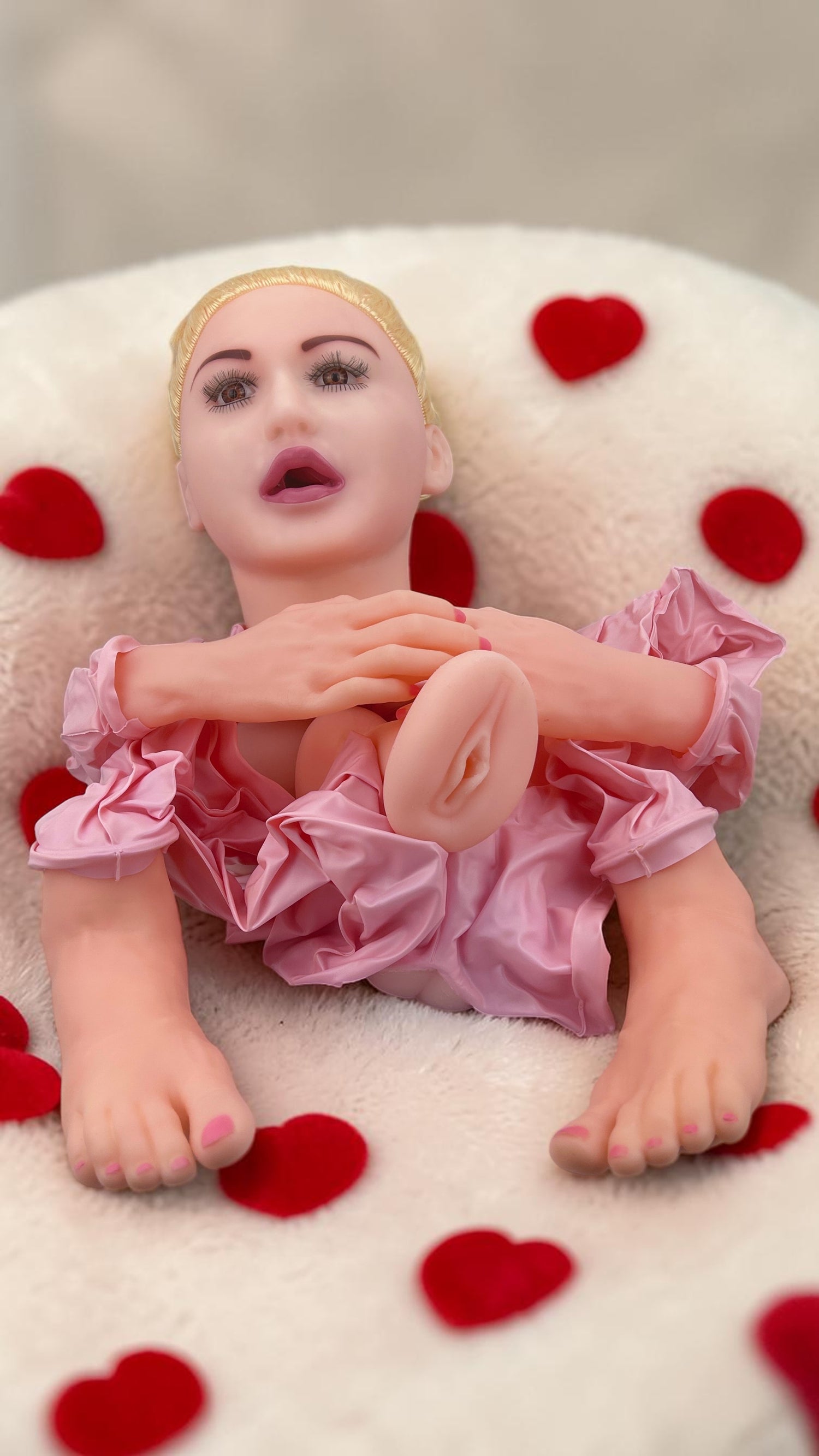 Muñeca inflable Desire Doll con cabeza tipo maniquí, penetración doble y accesorios completos Glow & Vibe.