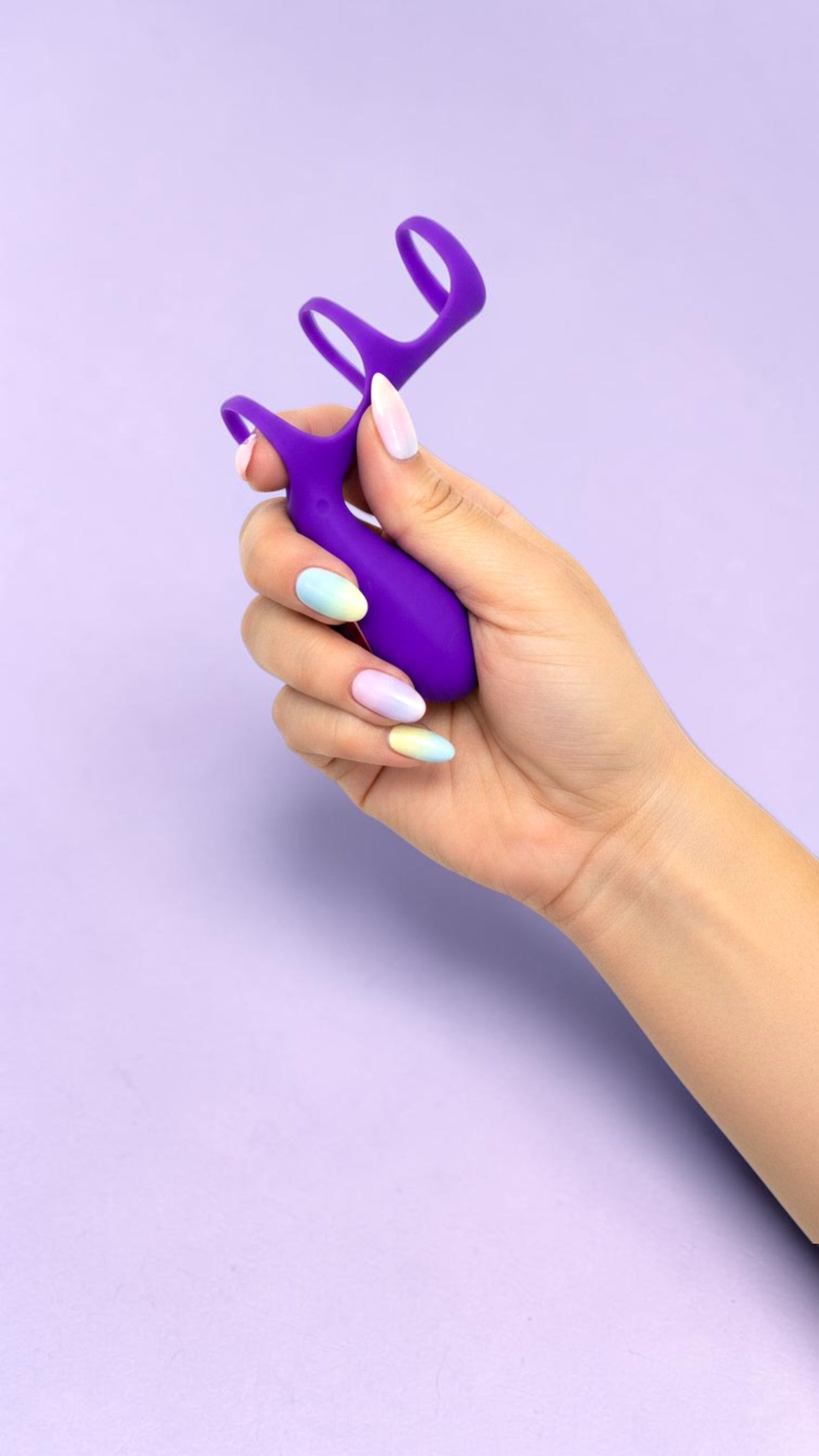 Media funda Dual Pulse de silicón con doble aro, estimulador clitoral y vibración Glow & Vibe.