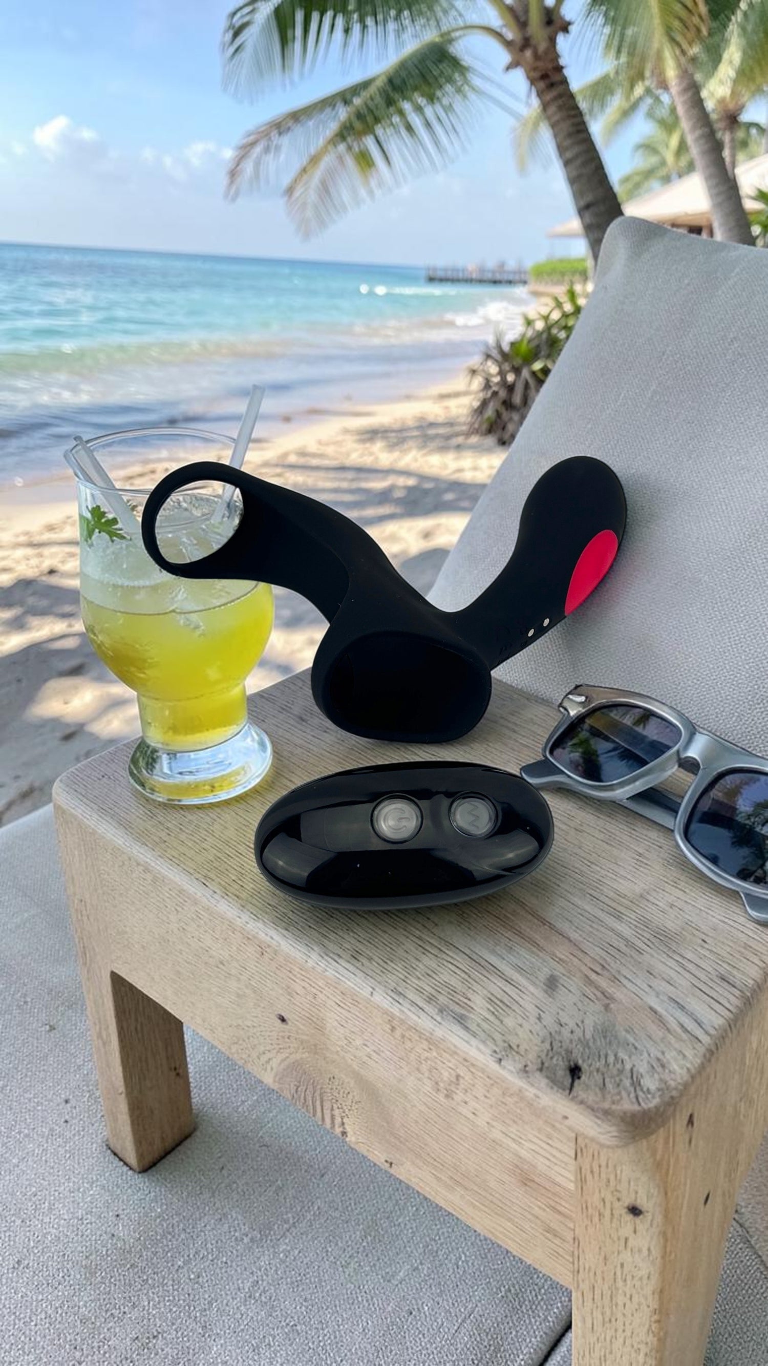 Anillo Remote Pulse de silicón con doble aro y control remoto, 7 modos de vibración Glow & Vibe.