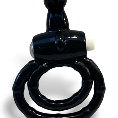 Anillo vibrador Passion Rabbit de Glow&Vibe en color negro con diseño elástico y estimulador tipo conejo