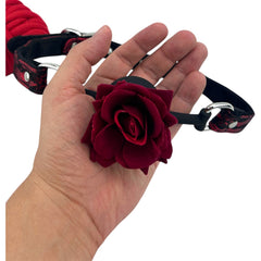 Glow&Vibe Shibari Rose Set: mordaza de silicona roja con rosa y cuerda de nylon.