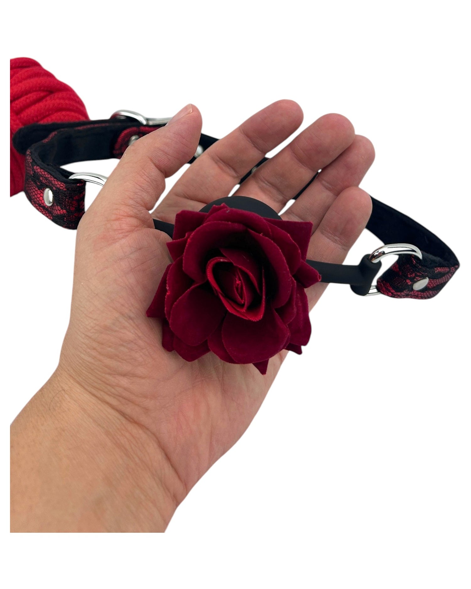 Glow&Vibe Shibari Rose Set: mordaza de silicona roja con rosa y cuerda de nylon.