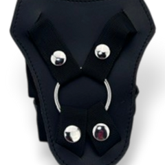 Arnés Nyl Control de Glow&Vibe en negro, ajustable de nailon, con anilla metálica central para accesorios.