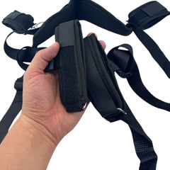 Arnés Hogtie Desire negro de velcro de Glow&Vibe con esposas para manos y pies y soporte de cuello.