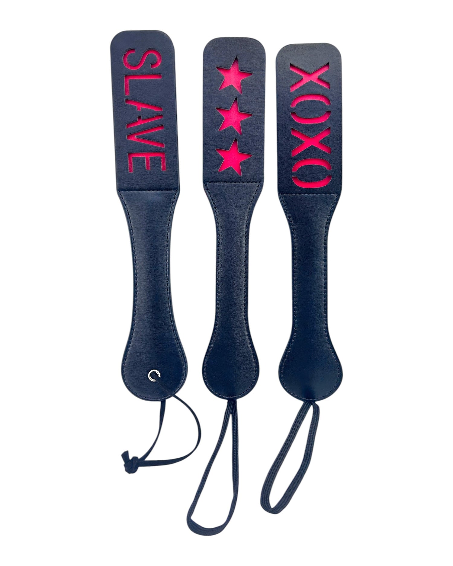 Glow & Vibe XOXO Paddle de cuero sintético negro con detalles rojos, con grabados de XOXO, estrellas y SLAVE.