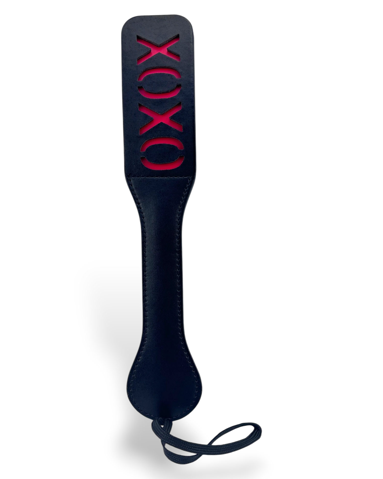 Paleta de azotes XOXO de cuero sintético negro con detalles rojos, de Glow&Vibe. Ideal para juegos de rol.